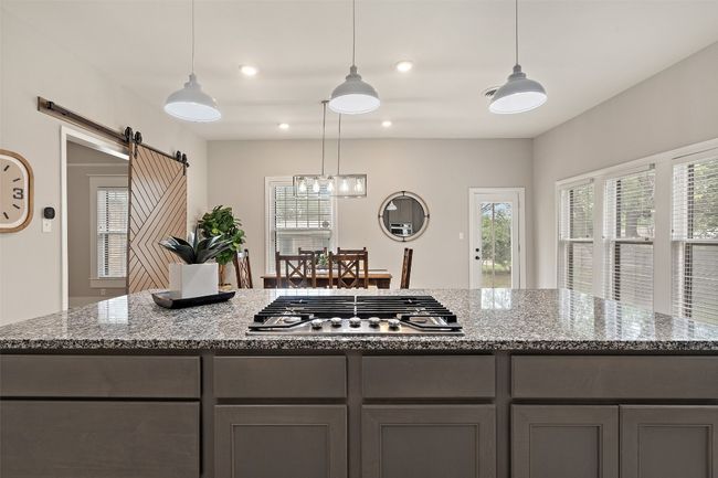 208 W 5 Th St, House other with 4 bedrooms, 3 bathrooms and 4 parking in Lampasas TX | Image 6