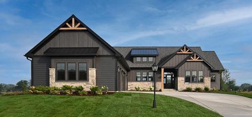 9401 W Huntington Drive, Mequon, WI, 53097 | Card Image