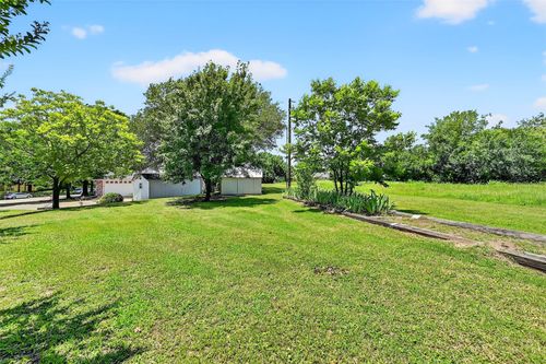 2107 Meadows Cir, Sherman, TX, 75092-3038 | Card Image