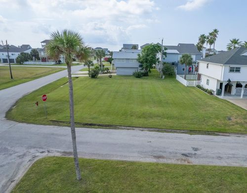 13903 Pirates Beach Blvd, Galveston, TX, 77554-7828 | Card Image