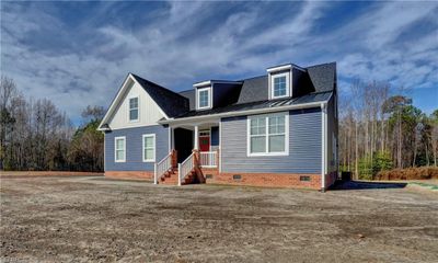 8208 Whaleyville Boulevard, House other with 4 bedrooms, 3 bathrooms and null parking in Suffolk VA | Image 3