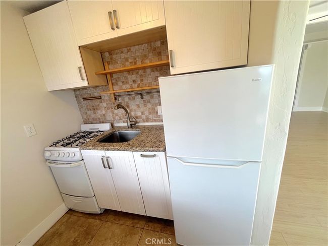 APT-5 - 212 N Coast Hwy, Condo with 1 bedrooms, 1 bathrooms and null parking in Laguna Beach CA | Image 11