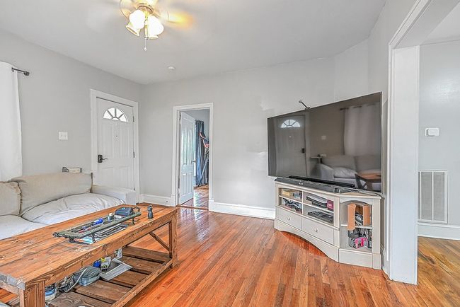 218 W Banner St, House other with 2 bedrooms, 1 bathrooms and 1 parking in Lebanon VA | Image 4