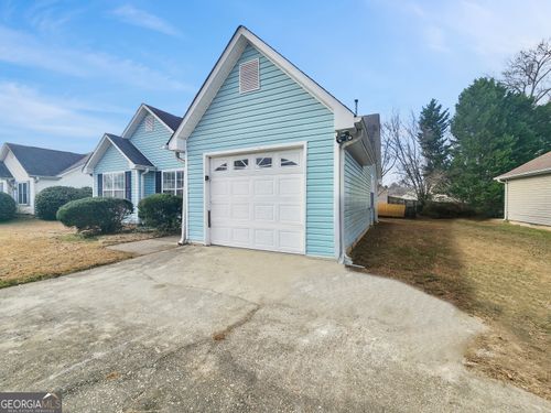 5855 Creekside Dr, Rex, GA, 30273-1182 | Card Image