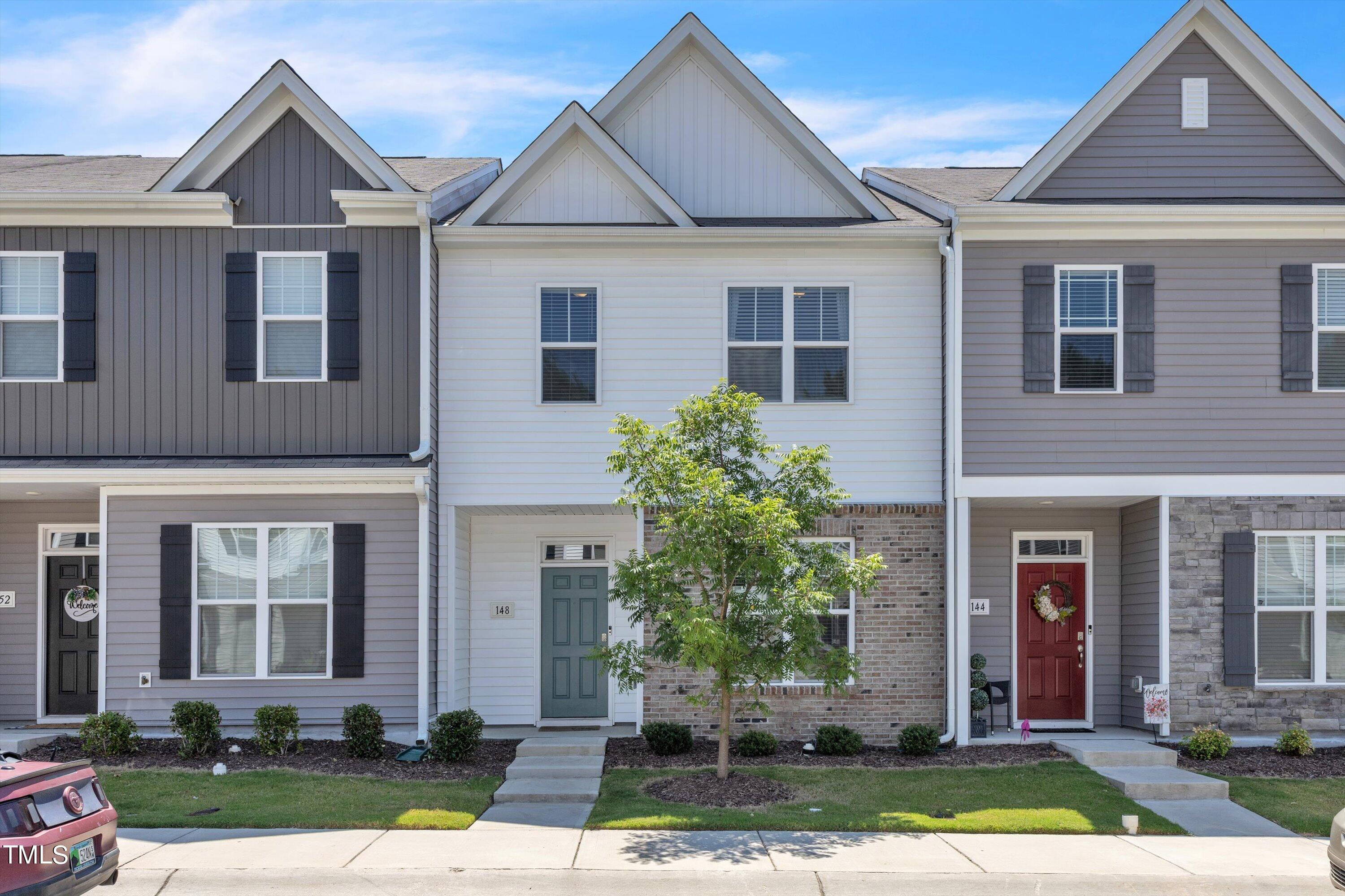 Enterprise Dr, Clayton, NC 27520