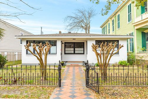 1212 Ball, Galveston, TX, 77550-5018 | Card Image