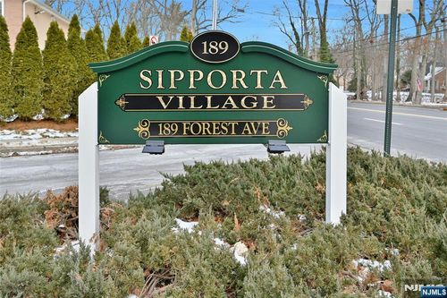 189 Forest Ave, Paramus, NJ, 07652-5350 | Card Image