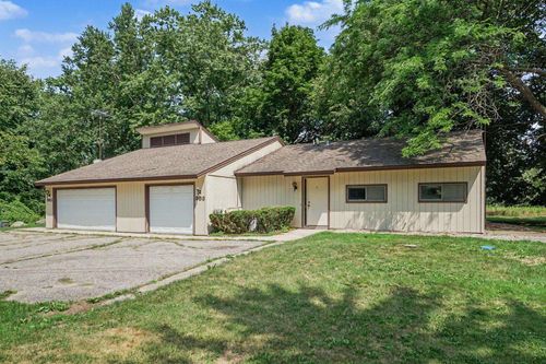 983 Meadowbrook Dr, Mount Pleasant, MI, 48858-9595 | Card Image