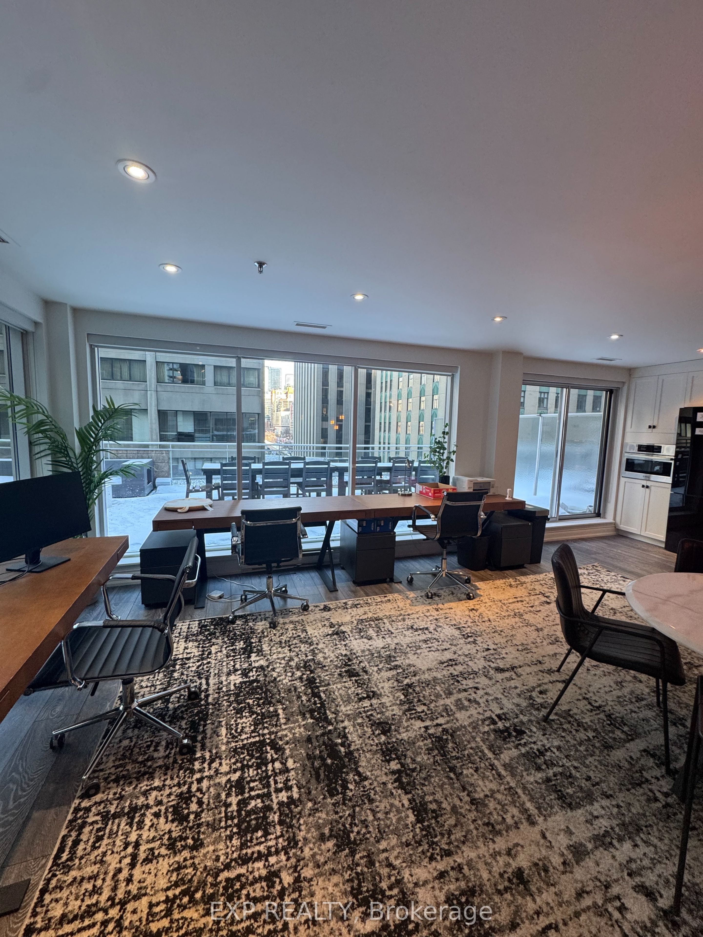 Commercial Lease in Toronto C01 5