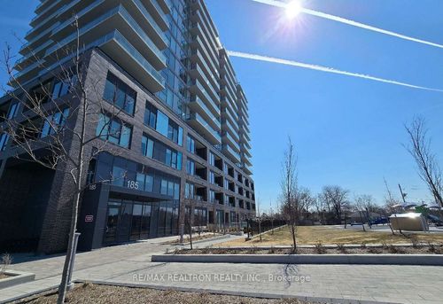 301-185 Deerfield Rd, Newmarket, ON, L3Y0G7 | Card Image