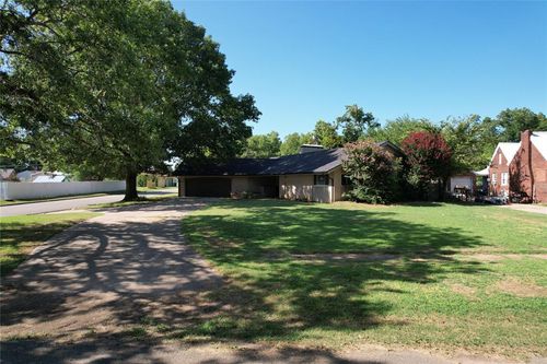 600 Diamond St, Holdenville, OK, 74848-4421 | Card Image
