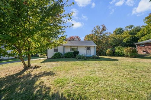 306 Lunn Blvd, Farrell, PA, 16121-1539 | Card Image