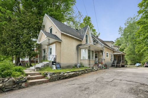 817 Rue Western, Waterloo, QC, J0E2N0 | Card Image