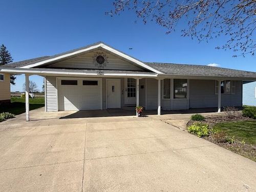 421 E Main St, Eitzen, MN, 55931-7748 | Card Image