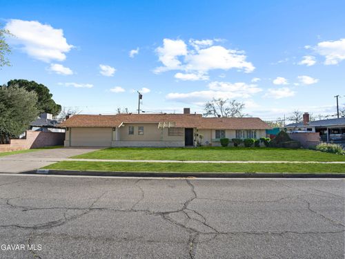 1112 E Avenue J4, Lancaster, CA, 93535-3928 | Card Image