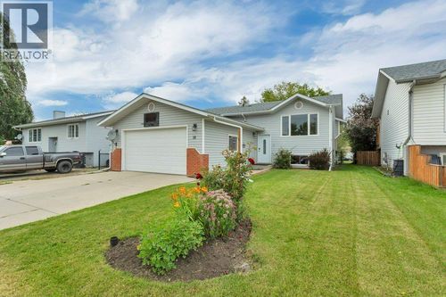 10 Beech Cres, Olds, AB, T4H1M1 | Card Image