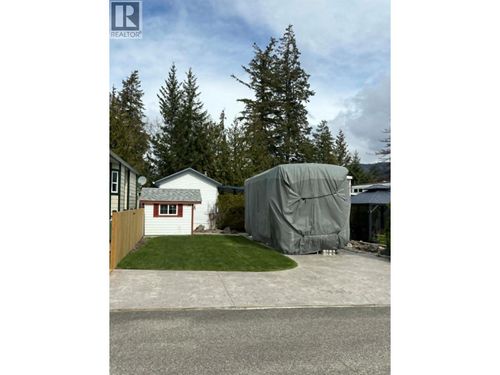 667 Waverley Park Frontage Rd, Sorrento, BC, V0E2W1 | Card Image