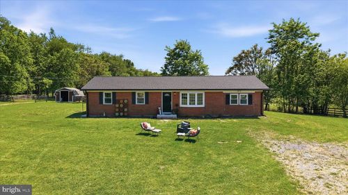 1381 Leetown Rd, SUMMIT POINT, WV, 25446-3650 | Card Image