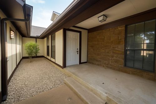 727 Rockridge Circle, Edmond, OK, 73034 | Card Image