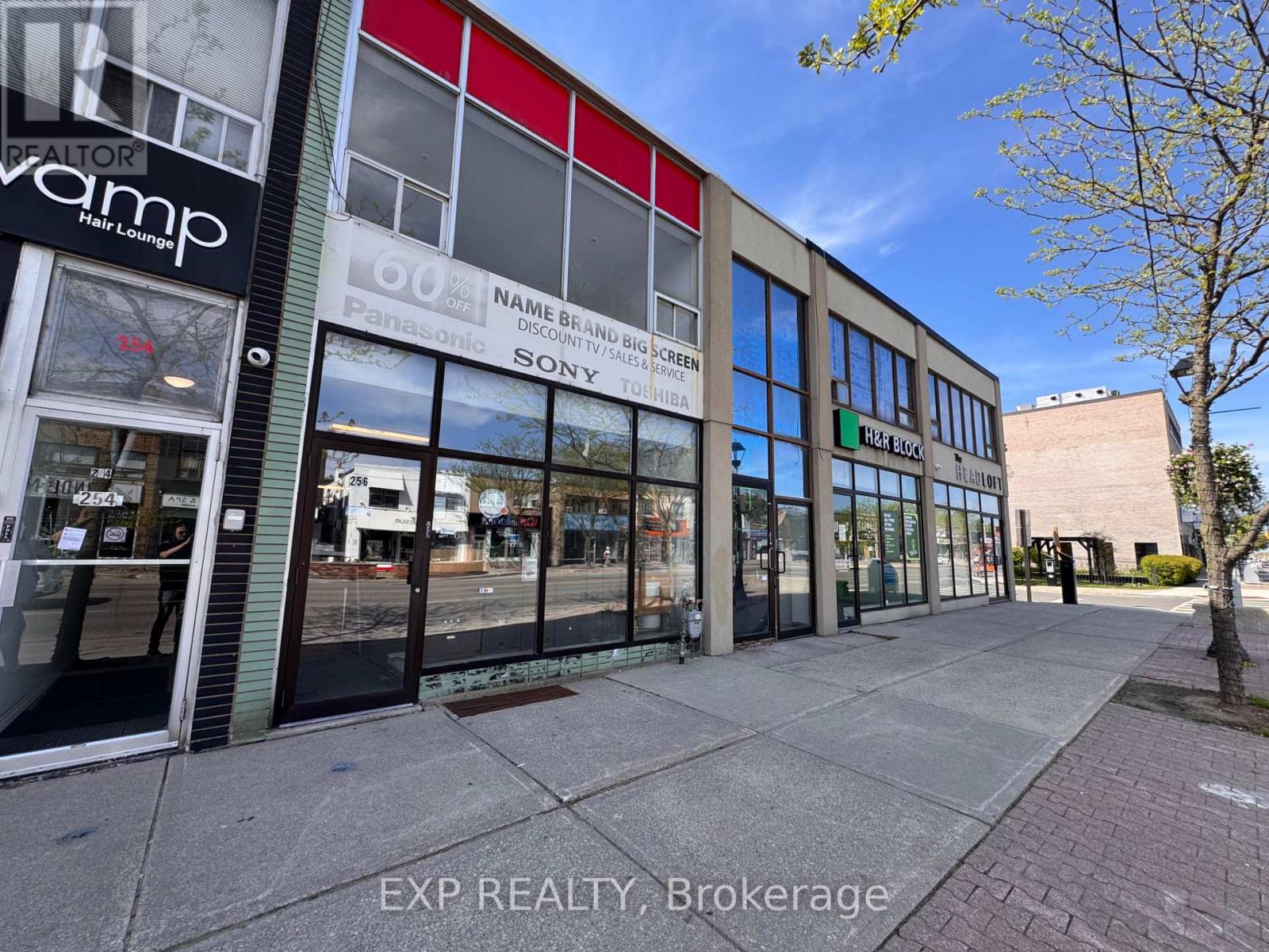 Residential Lease in Mississauga (Port Credit)