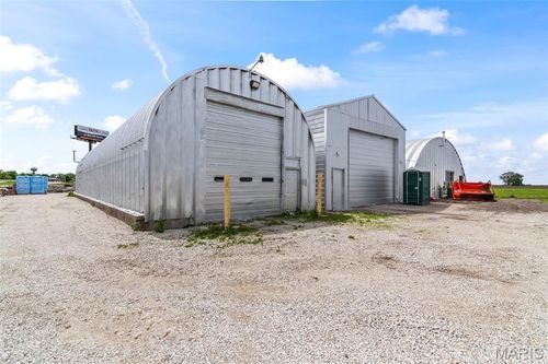 31000 W Frontage Rd, Farmersville, IL, 62533-8123 | Card Image