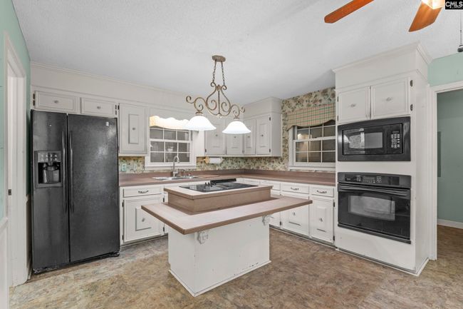 242 Arrow Shores Rd, House other with 4 bedrooms, 2 bathrooms and null parking in Chapin SC | Image 9