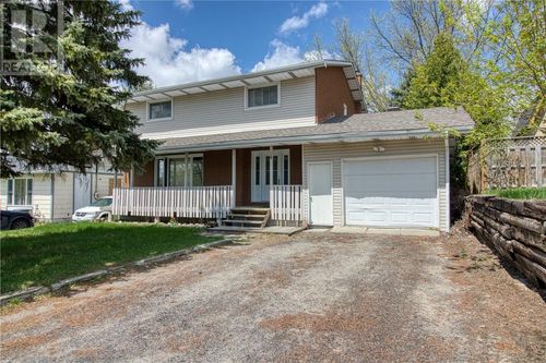 18 Young St, Garson, ON, P3L1A5 | Card Image