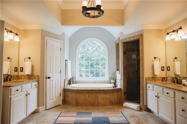 605 Lake Medlock Dr, House other with 5 bedrooms, 5 bathrooms and 2 parking in Johns Creek GA | Image 12