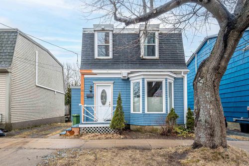19 George St, Dartmouth, NS, B3A1L6 | Card Image
