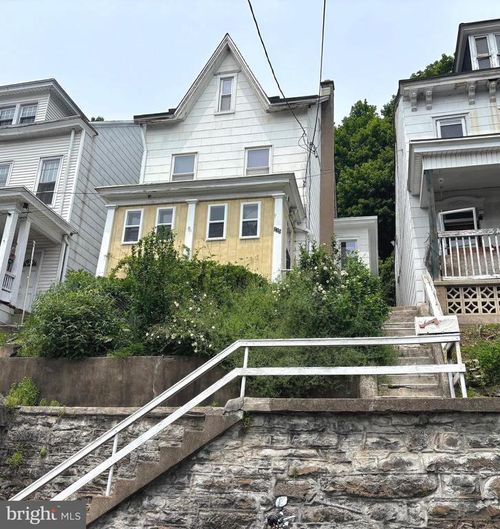 235 Chestnut St, ASHLAND, PA, 17921-1318 | Card Image