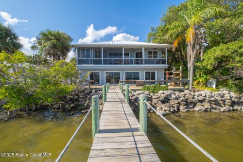 954 S Banana River Dr, MERRITT ISLAND, FL, 32952-2717 | Card Image