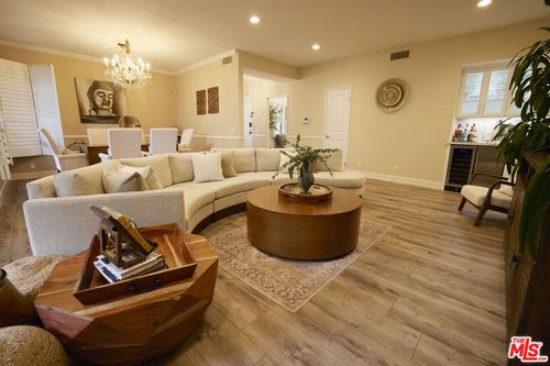 108-14844 Dickens St, Sherman Oaks, CA, 91403-3608 | Card Image