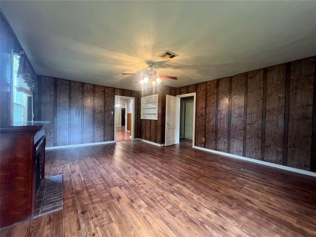 717 N 37 Th St, House other with 3 bedrooms, 1 bathrooms and null parking in Corsicana TX | Image 5