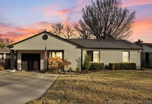 2725 22nd St, Tulsa, OK, 74114-3124 | Card Image