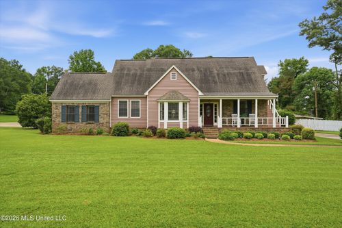 110 Shady Oaks Cir, Carthage, MS, 39051-7106 | Card Image