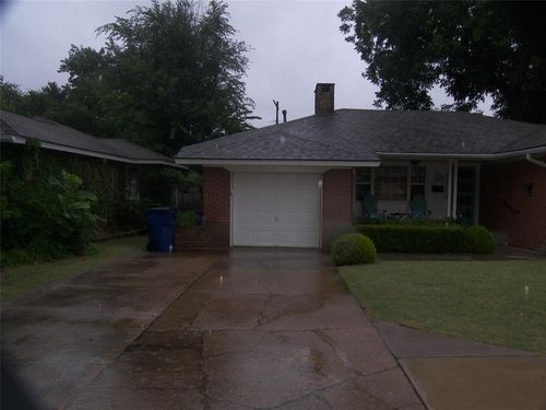 2365 W Britton Rd, The Village, OK, 73120-4902 | Card Image