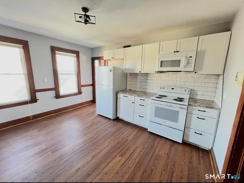 2-75 Ridgewood St, New Britain, CT, 06053-3911 | Card Image