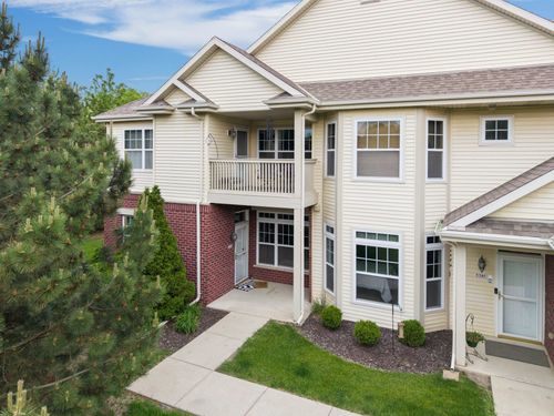 unit-d-538 Grandview Ct, Pewaukee, WI, 53072-3006 | Card Image