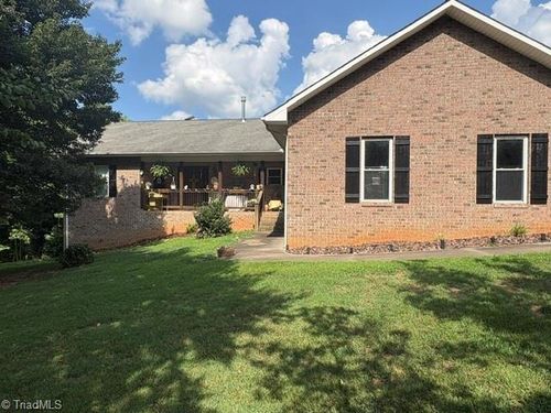 226 Barefield Dr, Millers Creek, NC, 28651-9228 | Card Image