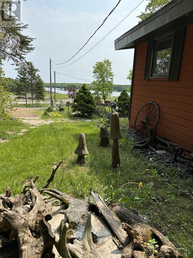 1943 V Line Rd, Home with 2 bedrooms, 1 bathrooms and null parking in Richards Landing ON | Image 7