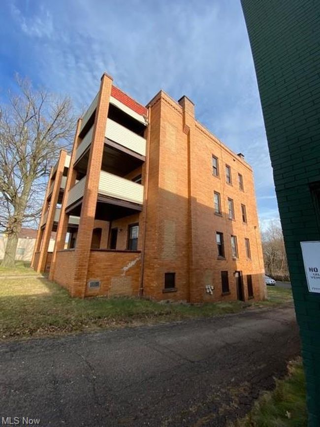 3 2155 Market, Sold in Youngstown Zoocasa