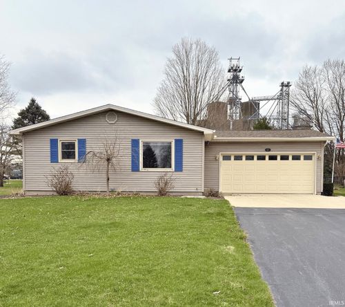 21 Yvonna St, Leesburg, IN, 46538-8901 | Card Image