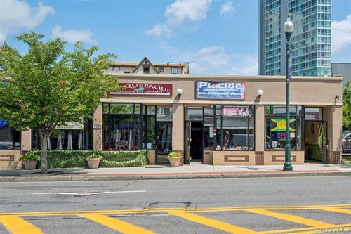 345 North Ave, New Rochelle, NY, 10801-4111 | Card Image