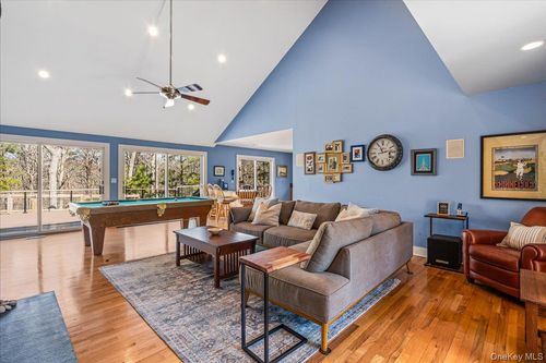 24 Tanglewood Trl, Hampton Bays, NY, 11946-1226 | Card Image