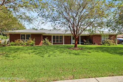 768 Hengen Ln, Biloxi, MS, 39532-4607 | Card Image
