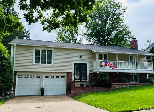 747 Agean Way, Ballwin, MO, 63011-2850 | Card Image