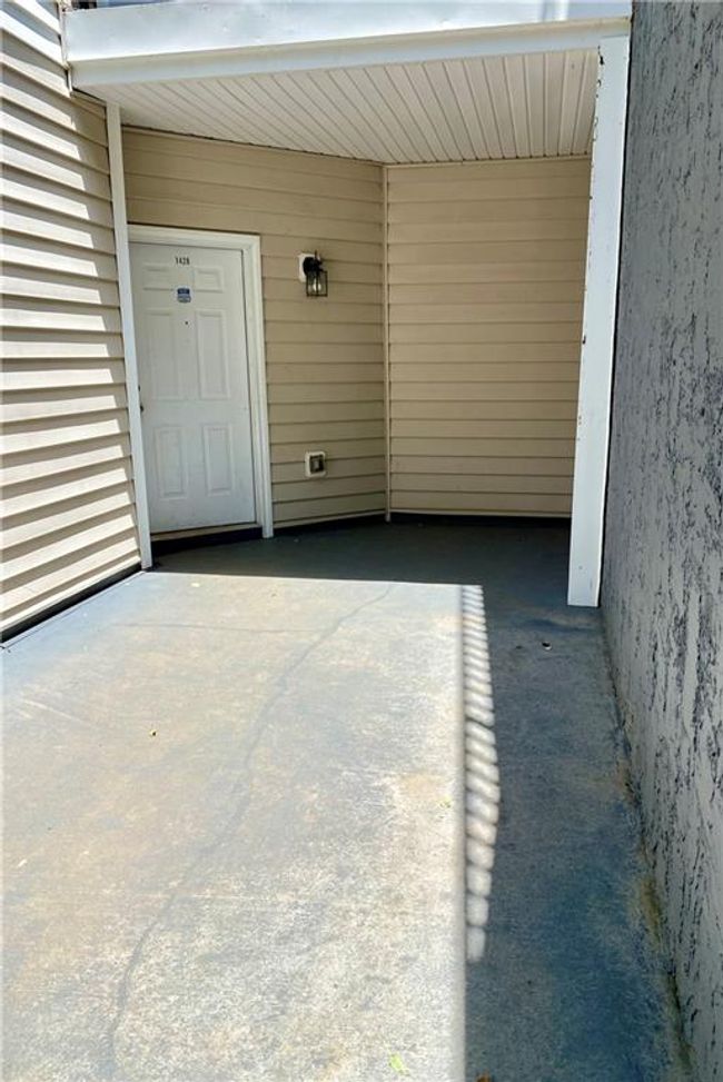1428 Orchard Park Dr, Condo with 2 bedrooms, 2 bathrooms and null parking in Stone Mountain GA | Image 5