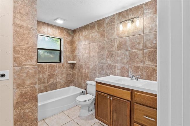 4201 Sevan St, House other with 2 bedrooms, 3 bathrooms and null parking in Bacliff TX | Image 7