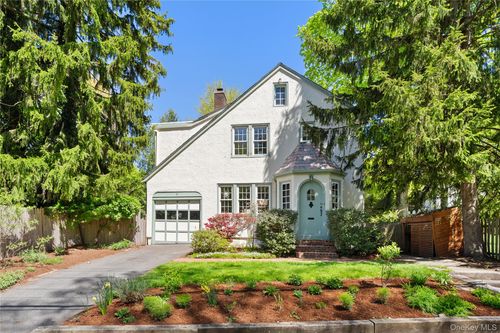 81 Walgrove Ave, Dobbs Ferry, NY, 10522-3103 | Card Image