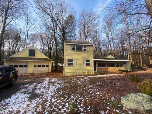 20 Yellow Feather Path, Gouldsboro, PA, 18424-8705 | Card Image
